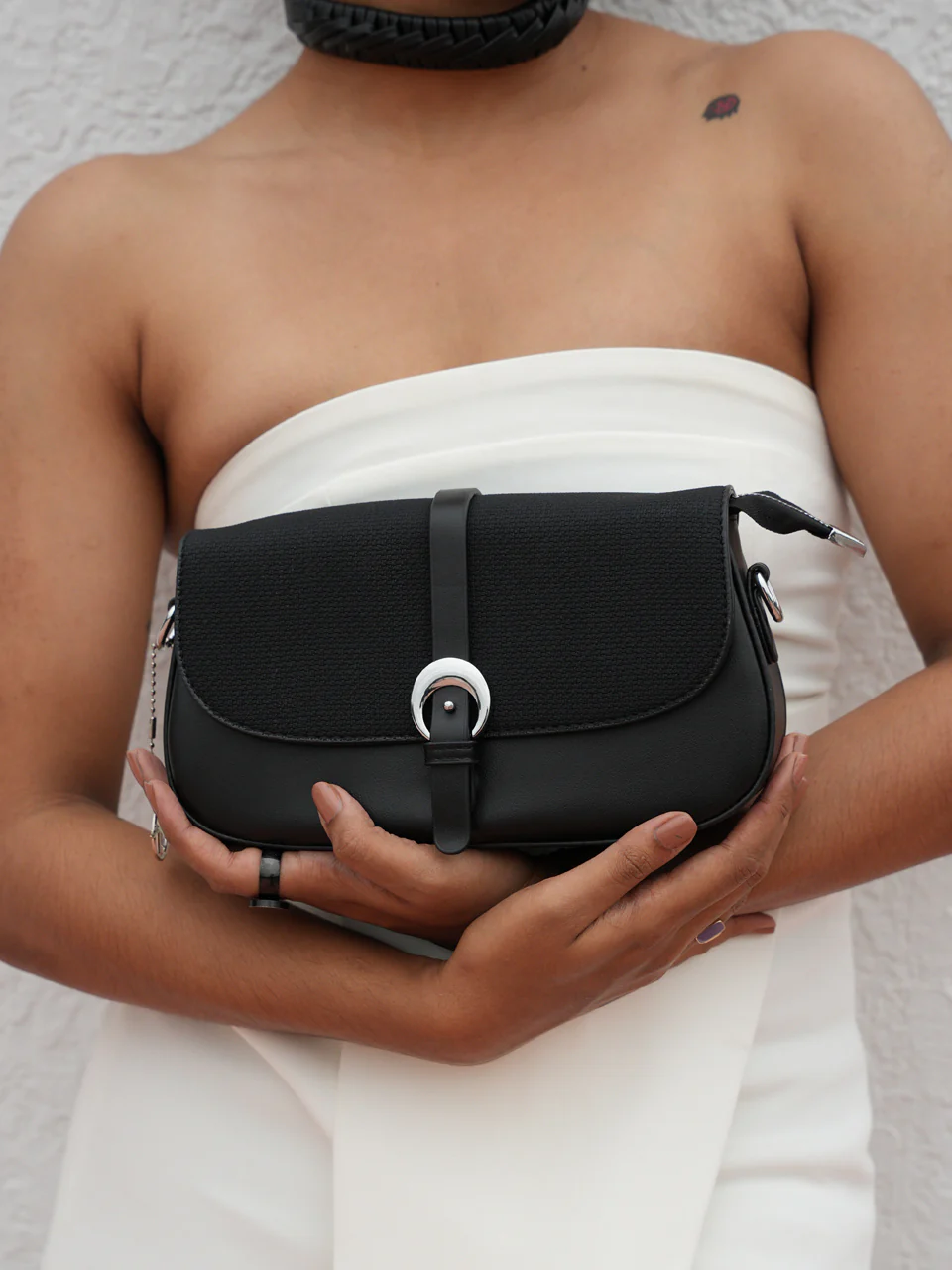 Eve Black Handheld Bag - Image 2