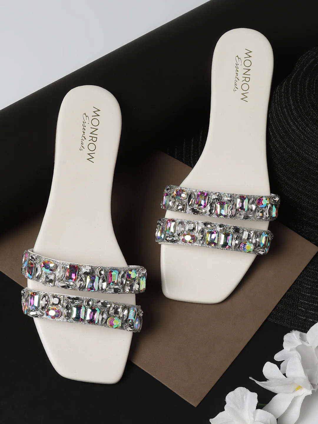 Lacey White Flats - Image 8