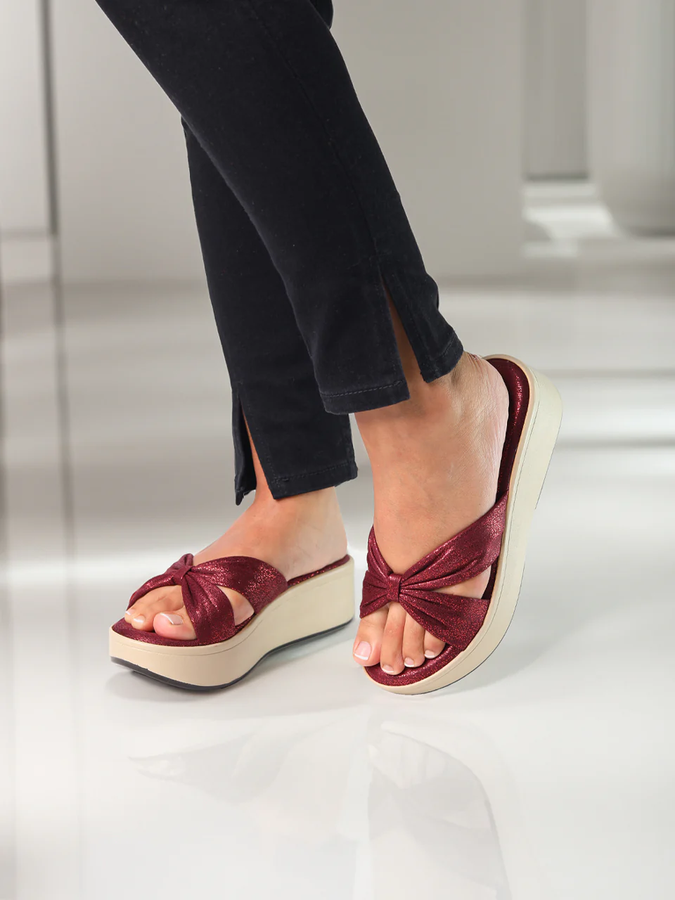 Nellie Maroon Flatform Heels - Image 3